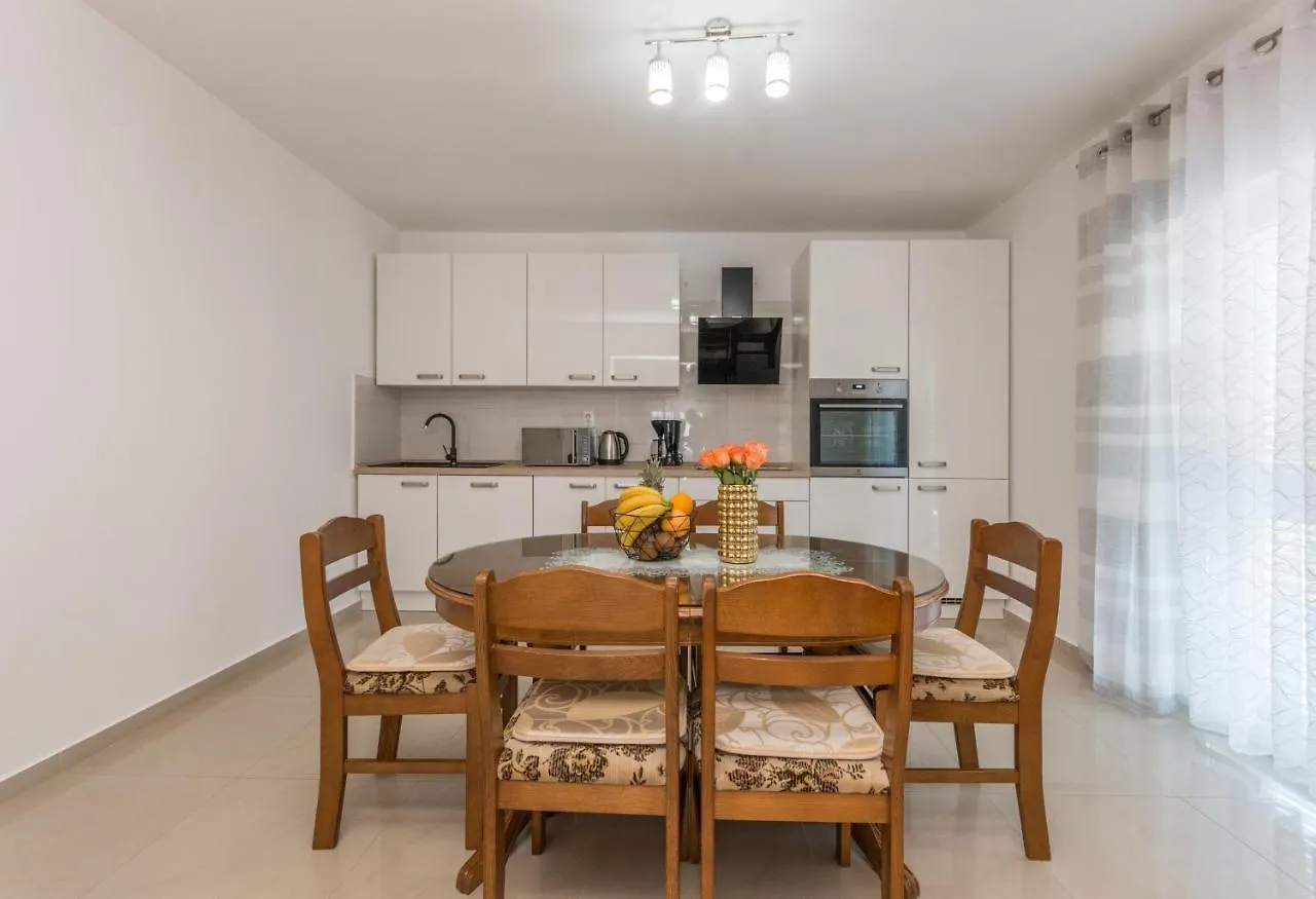 Poolincluded - Holiday Home Maslina Lisane Ostrovicke