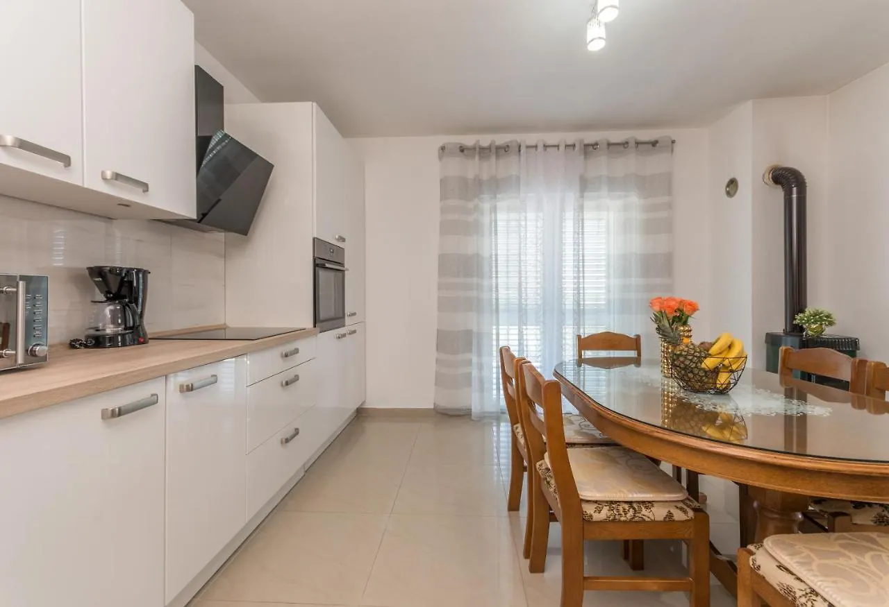 Poolincluded - Holiday Home Maslina Lisane Ostrovicke Hırvatistan